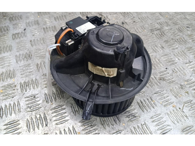 Вентилятор печки       Volkswagen Jetta VI