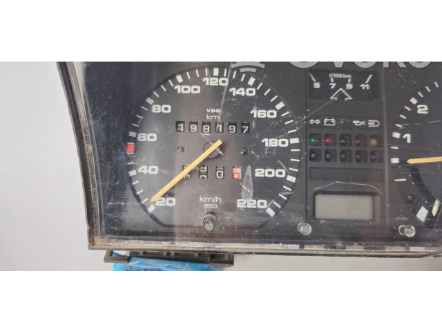 Přístrojová deska Volkswagen PASSAT B2 1987