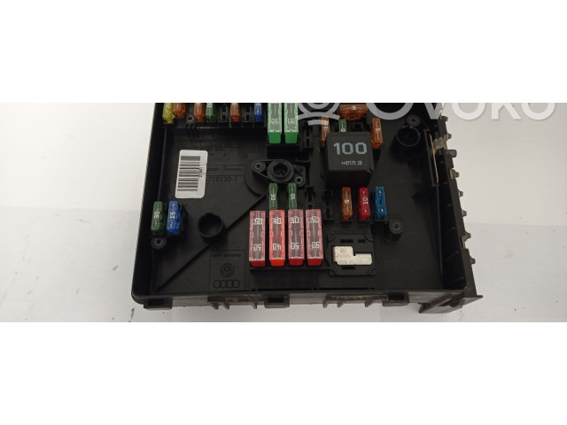 Блок предохранителей 1K0937125A   Audi A3 S3 8L    