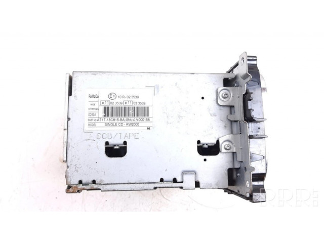 Радио/ проигрыватель CD/DVD / навигация