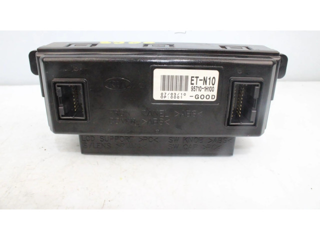 Дисплей 957101H100 KIA Ceed