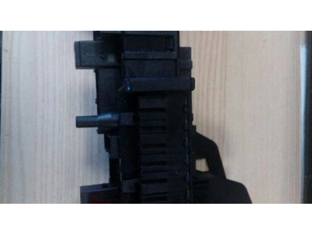   Pojistková skříňka 168298, AG043   Mercedes-Benz E A207 2010