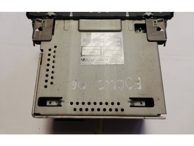 Радио/ проигрыватель CD/DVD / навигация