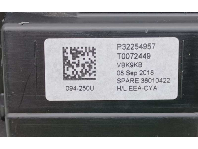 Панель приборов 36010422, 32254957 Volvo XC90