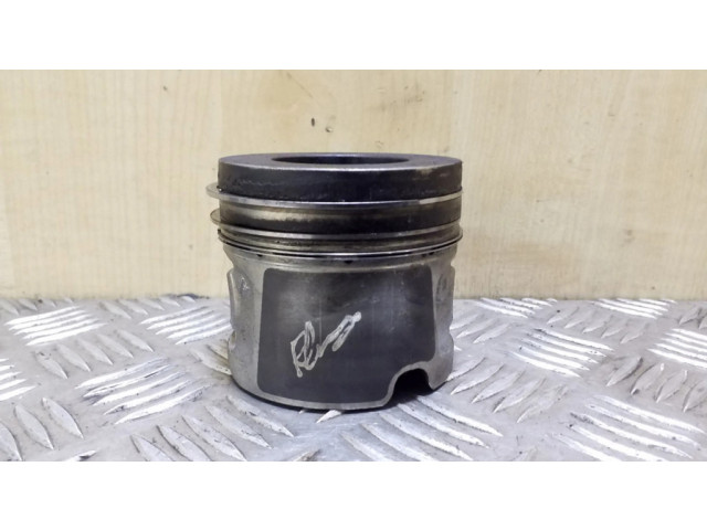 Píst 0840ZU BMW 5 F10 F11 pro naftový motor 2.0