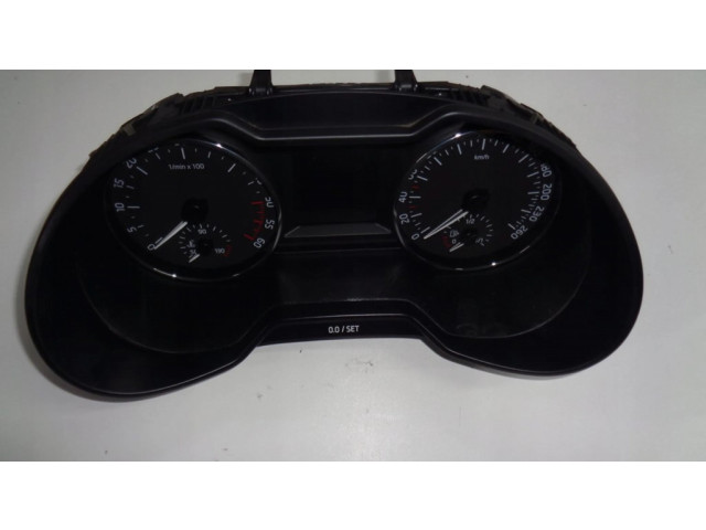 Панель приборов 5E0920731   Skoda Octavia Mk3 (5E)       