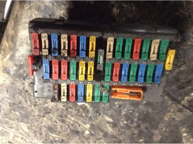 Pojistková skříňka Fiat Ulysse 1999