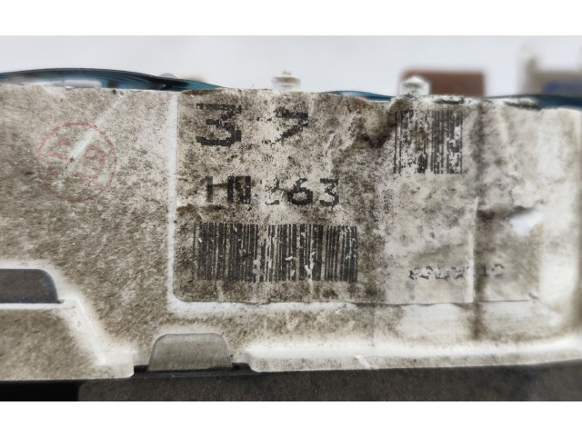 Přístrojová deska Nissan Almera 1996