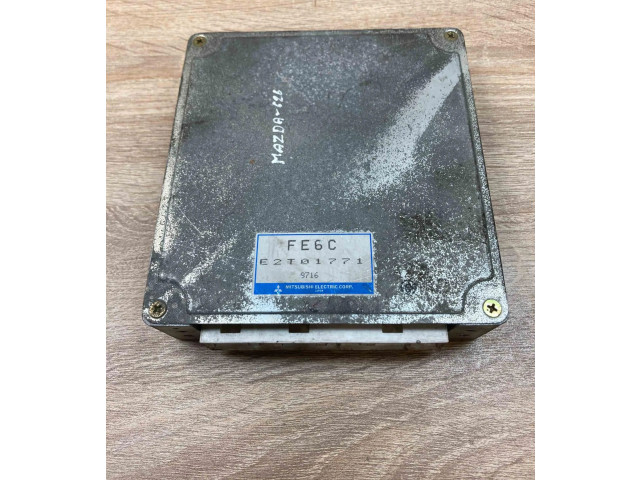 Блок управления двигателем Блок управления E2T01771, FE6C Mazda 626