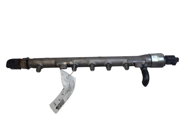 Топливная рампа 03L130089B, R03L125A Volkswagen Golf VI для двигателя CAY