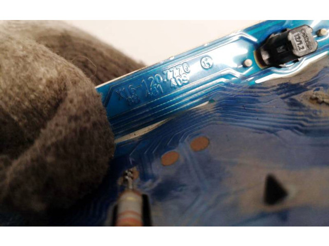 Панель приборов 88481409, x16-1207770 Volkswagen Golf II