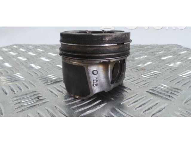 Píst 0687776302, 6A26B Opel Astra K B 16 DTE