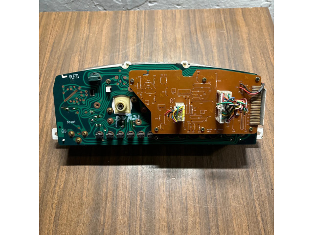 Панель приборов 31i2g   Mazda 626       