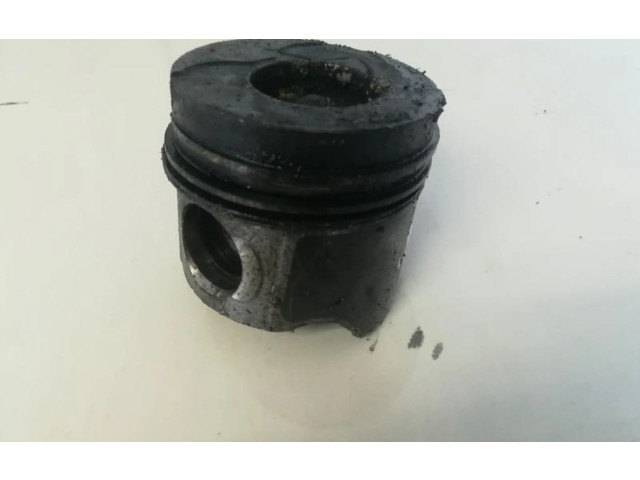 Píst Renault Megane II