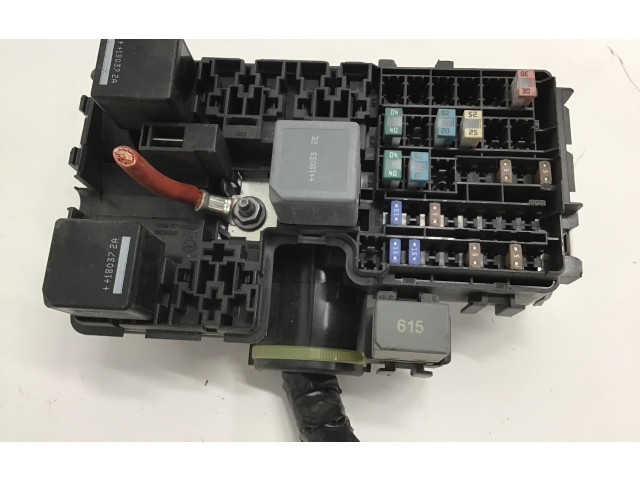 Блок предохранителей 31384034   Volvo XC90    