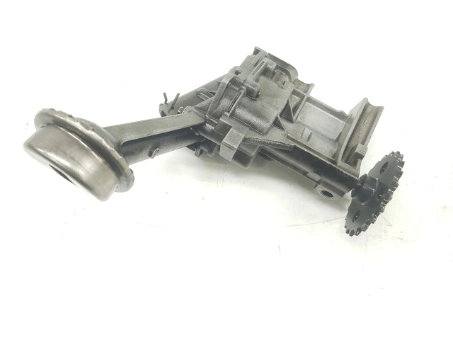 Масляный насос 8200307174, 150109834R Dacia Sandero