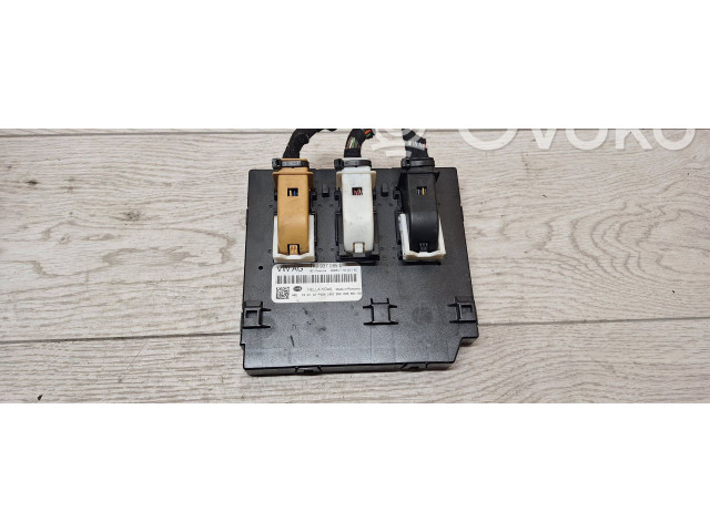 Блок комфорта 1k0937085l   Skoda Yeti (5L)   