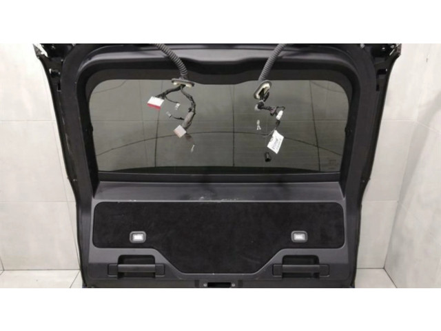 Задняя крышка (багажника)