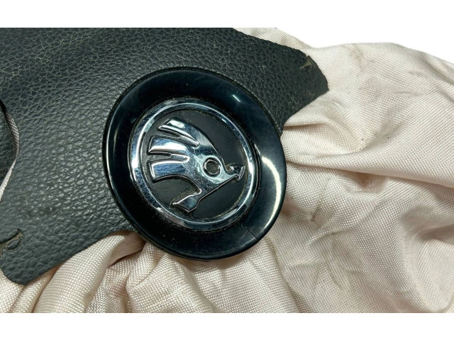 Подушка безопасности водителя 3T0880201F Skoda Yeti (5L)