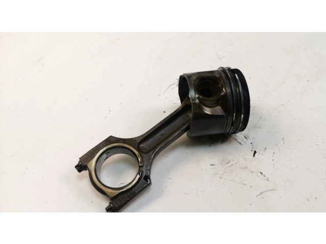 Píst BMW 7 E65 E66 pro naftový motor 3.0 306D3