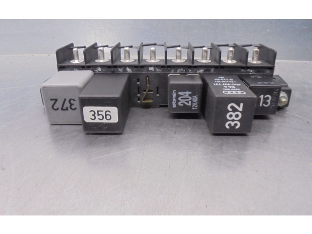 Pojistková skříňka Řídící jednotka BSM 4A0941822 Audi A8 S8 D2 4D 1997