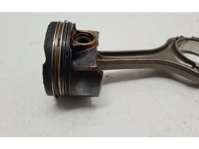 Поршень с шатуном 05E, 05EAB Skoda Kodiaq для бензинового двигателя 1.5