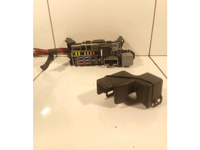 Блок предохранителей Dpn13800159hwb   Volvo S60    