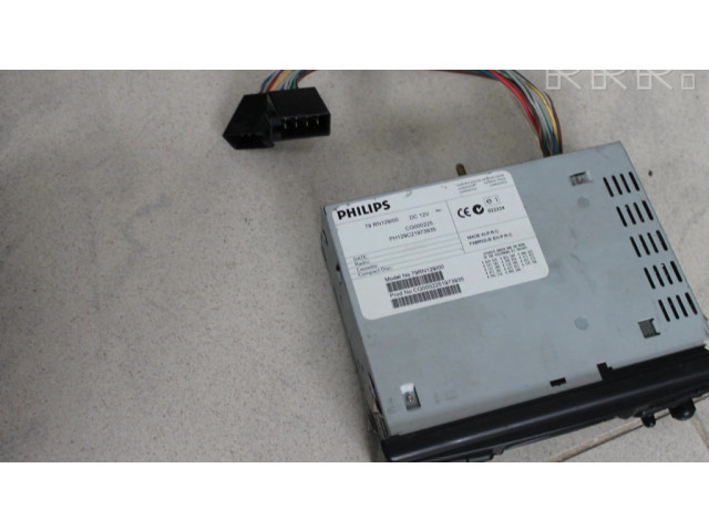 Радио/ проигрыватель CD/DVD / навигация