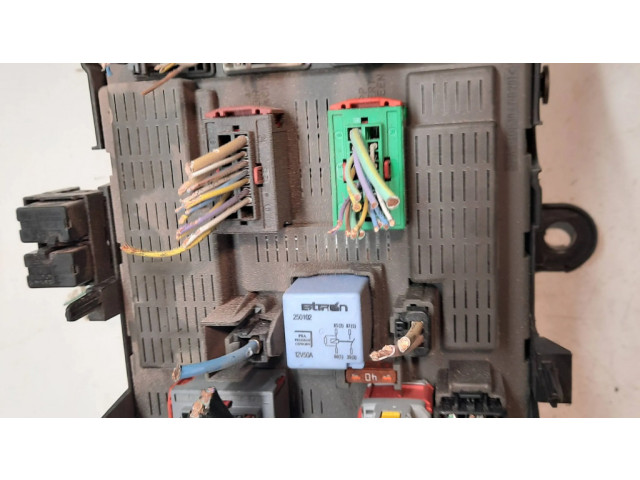 Блок предохранителей C651938180   Citroen C8    