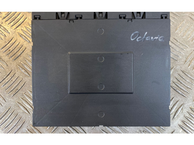 Блок комфорта 3C0937049E, H37S1002 Skoda Octavia Mk2 (1Z)