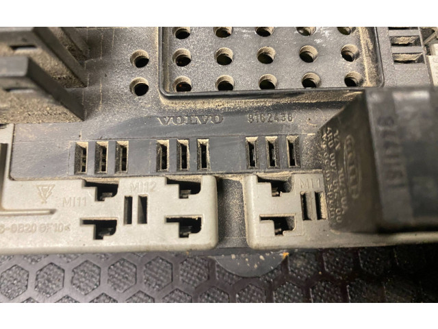 Блок предохранителей 9162438 Volvo S80