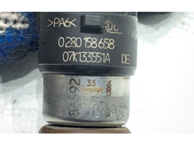 Топливная рампа 07K133551A   Audi A3 S3 8V  