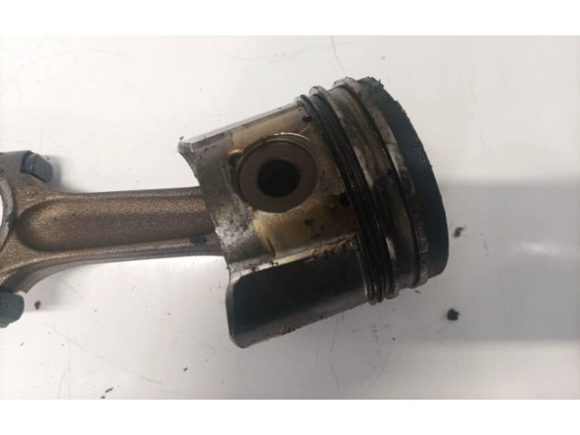 Píst    Citroen C-Crosser     