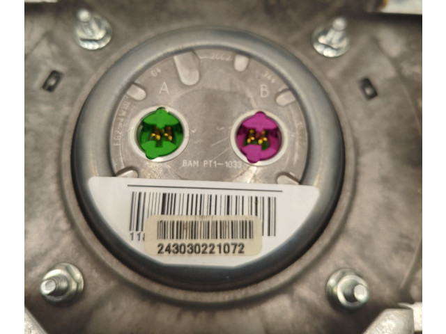 Подушка безопасности водителя 8691650, 15583330070139   Volvo V70