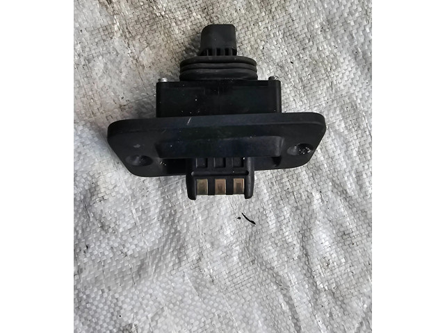 Zámek zadních dveří 51412 Volkswagen Caddy 2007