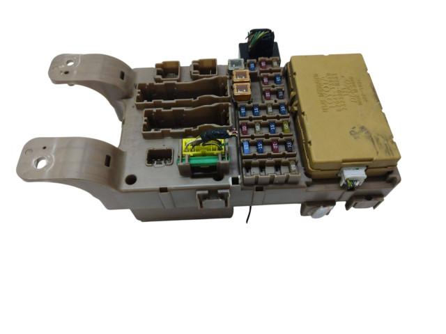 Блок предохранителей 8264113040, 2323000231   Toyota Corolla Verso E121    