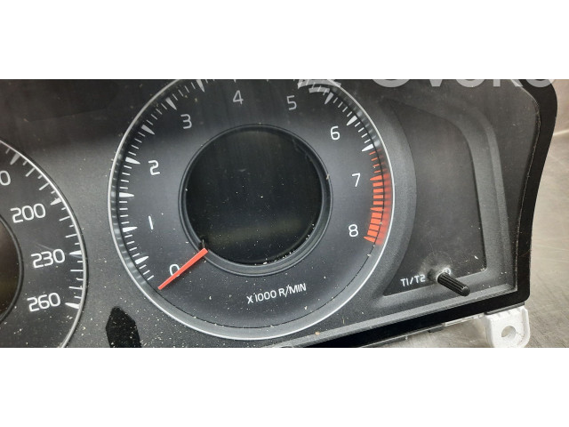 Панель приборов    Volvo V70       