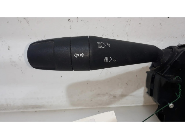 Мултифункционный включатель управления / ручка