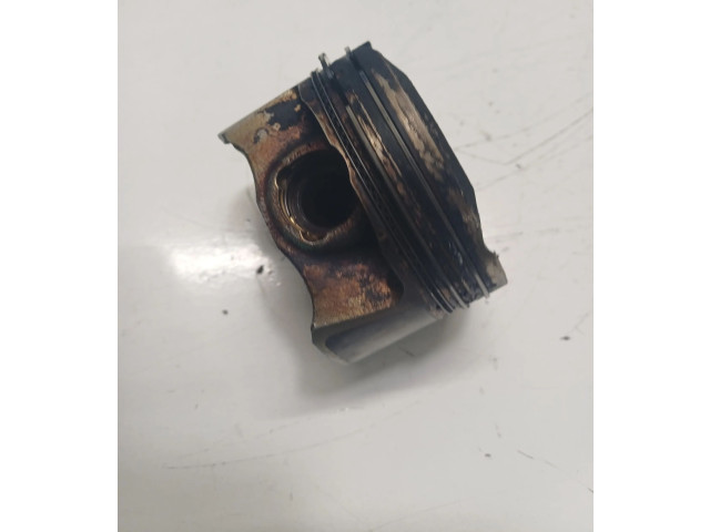 Píst 12638854 Opel Astra K