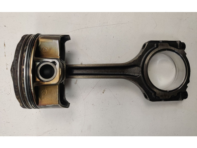 Поршень с шатуном       Ford F150   -  года   