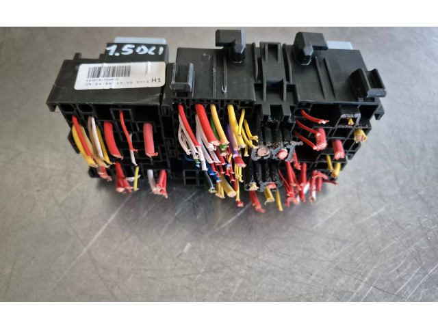 Блок предохранителей Z240181724R Renault Clio IV