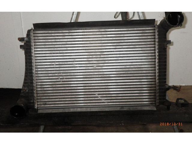 Интеркулер  3C0145803E   Volkswagen PASSAT B6 