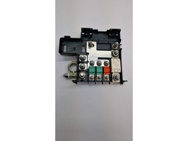 Блок предохранителей 06701050540 Maserati Ghibli