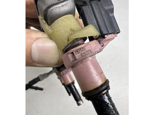 Vstřikovač 2325031070   Lexus GS 300 350 430 450H    2GR 