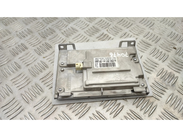 Дисплей    9825029180   Peugeot 2008 I