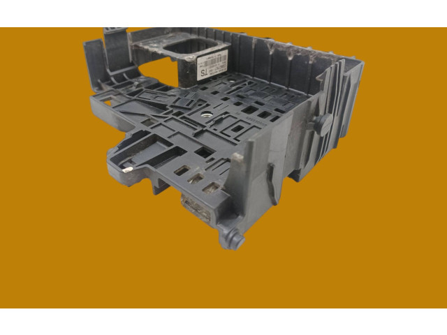 Блок предохранителей 13362767 Opel Meriva B