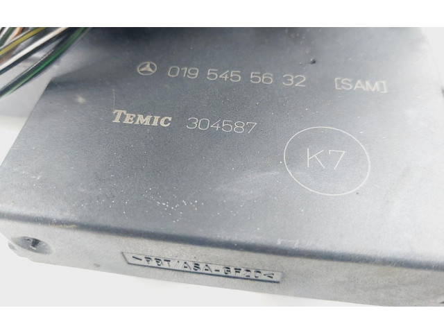 Pojistková skříňka 0025451901 Mercedes-Benz C W202 1999