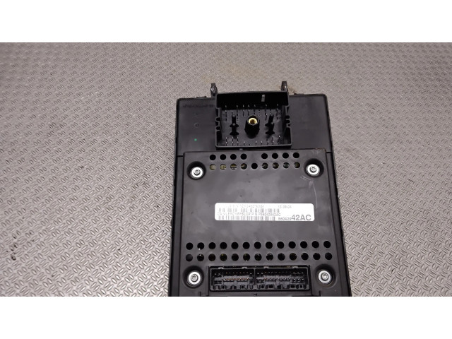 Блок предохранителей P56042942AC   Jeep Grand Cherokee (WJ)    