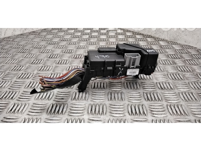 Блок предохранителей 13800159    Volvo V70  D4204T5 