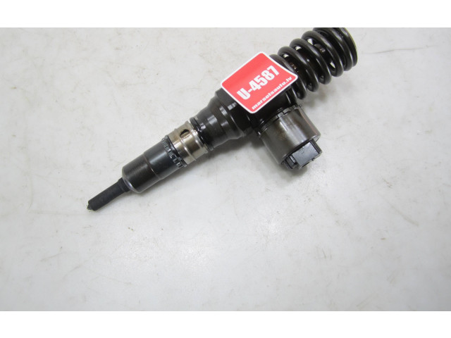 Форсунка 03G130073G    Volkswagen Golf Plus  BKD 